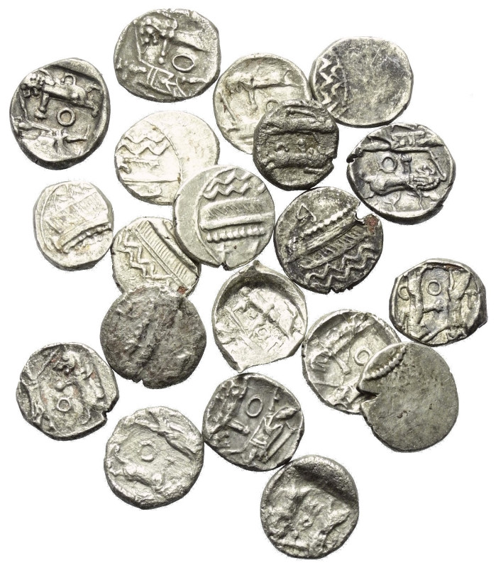Griechische Münzen - Lots.


Phönikien.

Lot (20 Stück, Silber): Obole; Ca....