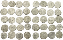 Provinzialrömische Münzen - Lots.


Unter anderem: Seleukis und Pierien.

Lot (20 Stück, Billon): Tetradrachme; 3. Jhdt. n. Chr.

Sehr schön - ...