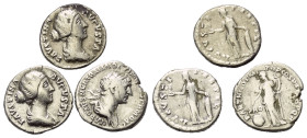 Römische Münzen - Lots. Kaiserzeit.


Lot (3 Stück, Silber): Denar des Traian (98 - 117 n. Chr.) und zwei Denare der Faustina II. (161 - 175 n. Chr...