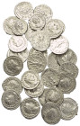 Römische Münzen - Lots. Kaiserzeit.


Lot (30 Stück, Silber): Denare des Septimius Severus (193 - 211 n. Chr.) und Iulia Domna (gest. 217 n. Chr.) ...