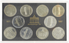 5 Mark-Satz, 10x 5 Mark, 1971, 1979-1987, Brandenburger Tor, in Hartplastik, st. J. 1536