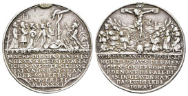 Silberne Pestmedaille (ca. 27,51g, 41,1mm), 1531 (verm. spätere Prägung), unsigniert. Av.: Verhehrung der Ehernen Schlange, darunter 8 Zeilen Text. Re...