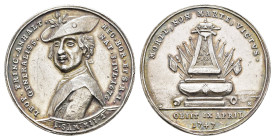 Preußen, Silbermedaille (Dm. 31,4mm, 12,07g), 1747, auf den Tod des Fürsten Leopold von Anhalt-Dessau. Av: Brustbild Leopolds. Rev: Trauerpyramide. Kl...
