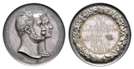 Preußen, Wilhelm I., Silbermedaille (56,69 g, 50,7 mm), von Kullrich, zur Silberhochzeit für F. W. und Maria Radloff. Av.: Gestaffelte Büsten Wilhelms...