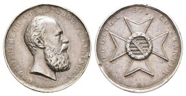 Sachsen-Meiningen, Georg, Silberne Verdienstmedaille (15,58 g, 29,6 mm), o. J. (verliehen von 1871-1889), von Helfricht. Av.: Büste des Herzogs nach r...