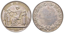 Frankreich, Silbermedaille (Dm. 45,6mm, 50,17g), 1890, von A. Dubois, Prämienmedaille der Gesellschaft zum Schutz von Kindern in Fabriken. Av: Sitzend...