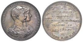 Preußen, Wilhelm II., Silbermedaille (50,62 g, 45,0 mm), 1906, von Weigand, auf die Silberhochzeit mit Auguste Viktoria. Av.: Gestaffelte Büsten nach ...