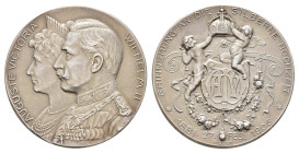 Preußen, Wilhelm II., mattierte Silbermedaille (116,63 g, 33,3 mm), 1906, von M. u. W., auf die Silberne Hochzeit Wilhelms II. und Auguste Victorias. ...