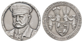 Silbermedaille (33,9mm, 17,93g), o.J., von Eue und Grünthal, auf Generalfeldmarschall Paul von Hindenburg. Av: Brustbild. Rev: Zweifach behelmtes Wapp...