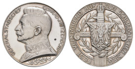 Silbermedaille (Dm. 33,2mm, 18,03g), 1915, von Lauer und Hoffmann, auf Generalstabschef Franz Freiherr Conrad von Hötzendorf. Av: Brustbild nach links...