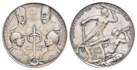 Silbermedaille (33,2mm, 18,81g), 1916, von F. König, auf den Viererbund (Deutschland, Österreich, Türkei, Bulgarien). Av: Köpfe der verbündeten Herrsc...