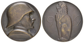 Bronzemedaille (ca. 241,41g, 80,3mm), 1919, von G., auf Franz Ritter von Epp. Av.: Behelmter Kopf nach rechts. Rev.: Sitzender Löwe. kl. Rf., vz.