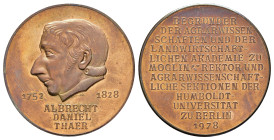 Berlin, Bronzemedaille (36,05g, 42,9mm), 1978, von H. König, auf den 150. Todestag Abrecht Daniel Thaers, dem Bergünder der Agrarwissenschaft. Av.: Ko...