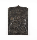 Einseitige, aufhängbare Eisengussplakette (ca. 228x158 mm, ca. 914 g), 1918, unsigniert. Av: Mann und Frau liebkosen Säugling. ss.