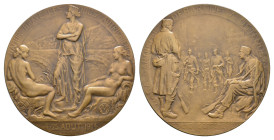 Belgien, Bronzemedaille (118,8g, 69mm), 1914, von P. Theunis, auf die Verteidigung von Naumur und Verlegung der Garnison nacht Ostende. Av.: Drei Frau...