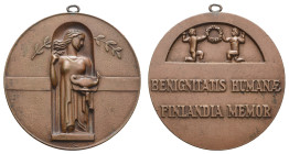 Finnland, Bronzemedaille (Dm. ca. 50,3 mm, ca. 58,52 g), o.J., signiert (Quist), zur Erinnerung der Menschlichkeit. Av: Weibliche Gestalt mit Öllampe ...