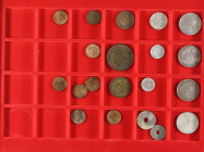 DOA, Sammlung von 20 Münzen, dabei u.a. 4x 1, sowie 2x 1/4 und 1x 1/2 Rupie. Dazu ein Pesa und einige Heller Stücke. inklusive 5 Heller von 1908. Erha...