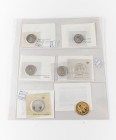 Kleines Lot BRD zu 5 u. 10 DM in Silber wie Kupfer-Nickel für geblisterte Ausgaben mit Zertifikaten; dabei drei Kleinmedaillen (Ar + CuNi), 100 Reichs...