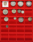 Kleines Lot mit überwiegend deutschen Münzen, dabei 5 Mark 1888 Friedrich III., 3 und 5 Reichsmark Rheinlande, 3 Reichsmark Lübeck und 5 Mark Schiller...