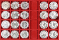 SILBERUNZEN, 3 Münzkoffer mit insgesamt 267 Unzen Silber, dabei Prägungen aus Australien und den Inselstaaten aus Ozeanien, Afrika (Somalia, Kongo), K...