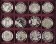 RUSSLAND, 1970-1992, Sammlung von Gedenkmünzen zu 1,3 und 5 Rubel. Dabei 2 Silbermedaillen anlässlich der Wiedervereinigung Deutschlands. Meist PP.