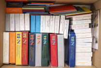 VATIKAN, Sammlung aus Lire und Euro, bestehend aus 10x KMS PP (2002 bis 2009, 2016, 2017), 12x 2 Euro im Blister (2004 bis 2012 und 2016), 2x 2 Euro P...