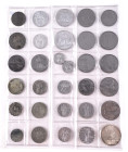 VATIKAN, 19. - 20. Jh., Sammlung von Umlauf- und Gedenkmünzen, dabei u.a. Soldi, Baiocchi und Lira von Piux IX. Insgesamt 31 Stück, Erhaltungen unters...