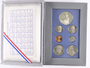 USA, 19. - 20. Jh., Sammlung an Silbermünzen, dabei Morgan, Peace und Gedenkdollar sowie Silver Eagle. Enthalten sind weiter einige Half Dollar, u.a. ...