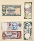 Zwei Alben mit Banknoten Welt, über 130 St. meist späten 20 Jh.: Irland, USA, Hong Kong, Deutschland, Niederlande, Indien, Dänemark, Polen, u. a, auch...
