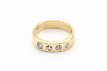 Diamanten Ring, 585 Gold, 4 altschliff Diamanten von zus. ca. 0,55 ct. RW 57, c. 6,18g.