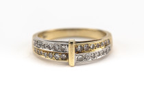 Diamanten Ring, 585 Gold, bicolor, 28 x 8/8 Diamanten von zus. ca. 0,3 ct, RW 58, ca. 4,1g.