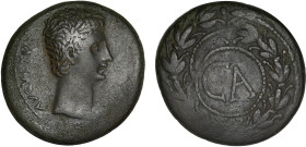 OCTAVE AUGUSTE (-27/+14)
Sesterce (Pergame) : Tête nue d'Auguste à droite - R/: "CA" au milieu d'une couronne de lauriers
 - TB 25 (TB++)
Très Rare...
