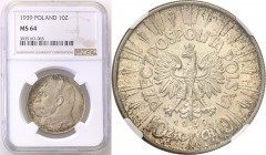II RP. 10 zlotych 1939 Pilsudski NGC MS64 
Nieruszony relief, stara patyna, połysk. Głęboko wybity egzemplarz. Rzadsza moneta w tak pięknym stanie za...