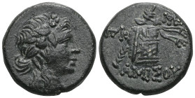 PONTOS. Amisos. Ae (85-65 BC). Mithridatic war issue. Obv: Head of Dionysos right, wearing ivy wreath. Rev: AMIΣOY. Thrysos leaning against cista myst...