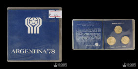 Argentina, Buenos Aires. Blister de tres monedas conmemorativas del Mundial Argentina '78. 1977.