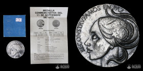 Chile, Santiago. Medalla: Reconstruyamos en Paz. 1974. Incluye caja y certificado.