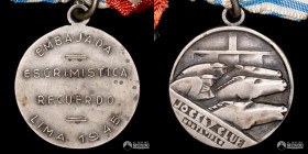 Uruguay. Medalla: Jockey Club de Montevideo - Embajada de Esgrimistica (Lima). 1945. A investigar.