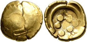 CENTRAL EUROPE. Vindelici. 1st century BC. Stater (Gold, 19 mm, 7.26 g), 'Regenbogenschüsselchen mit Rolltier' type. Convex surface with ’Rolltier’ to...