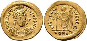Anastasius I, 491-518. Solidus (Gold, 21 mm, 4.36 g, 6 h), Constantinopolis, circa 492-507. D N ANASTA-SIVS P P AVG Pearl-diademed, helmeted and cuira...
