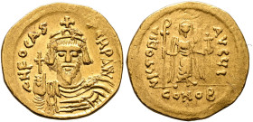 Phocas, 602-610. Solidus (Gold, 21 mm, 4.37 g, 6 h), Constantinopolis, 607-610. δ N FOCAS PЄRP AVI Draped and cuirassed bust of Phocas facing, wearing...