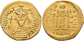 Phocas, 602-610. Solidus (Gold, 21 mm, 4.35 g, 6 h), Constantinopolis, 607-610. δ NN FOCAS PЄRP AVI Draped and cuirassed bust of Phocas facing, wearin...