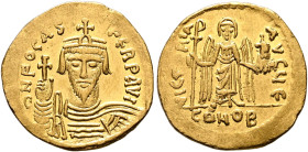 Phocas, 602-610. Solidus (Gold, 21 mm, 4.35 g, 7 h), Constantinopolis, 607-610. δ N FOCAS PЄRP AVI Draped and cuirassed bust of Phocas facing, wearing...