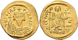 Phocas, 602-610. Solidus (Gold, 22 mm, 4.41 g, 6 h), Constantinopolis, 607-610. δ N FOCAS PЄRP AVI Draped and cuirassed bust of Phocas facing, wearing...