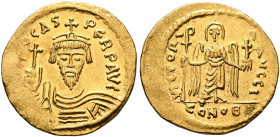 Phocas, 602-610. Solidus (Gold, 21 mm, 4.47 g, 7 h), Constantinopolis, 607-610. [δ N] FOCAS PЄRP AVI Draped and cuirassed bust of Phocas facing, weari...