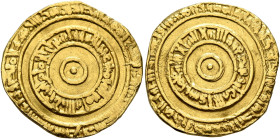 Fatimids. al-'Aziz billah, AH 365-386 / AD 975-996. Dinar (Gold, 20 mm, 4.00 g), al-Mansuriyya, AH 367 = AD 977/8. Two concentric circles of inscripti...