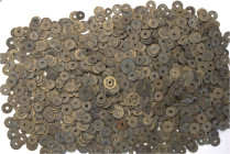 A lot containing bronze and iron coins. Mostly: China. Cash coins. Mainly Chinese Qing dynasty but also Song dynasty and types from Annam (Vietnam) an...