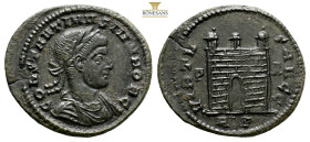 Constantine I 'the Great' AE follis. Rome, AD 318-319. (3.37g, 21.3mm)CONSTANTINVS AVG, helmeted and cuirassed bust to right / VIRTVS AVGG, camp gate ...