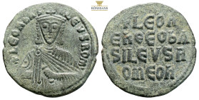 Leo VI. Constantinople, AE Nummi. AD 886-912. (6.36g, 26.7mm) + LEON bASILEVS ROM, crowned facing bust, holding akakia / + LEOn/En ΘΕΟ bA/SILEVS R/OME...