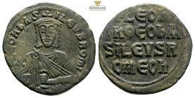 Leo VI. Constantinople, AE Nummi. AD 886-912. (7.76g, 25.8mm) + LEON bASILEVS ROM, crowned facing bust, holding akakia / + LEOn/En ΘΕΟ bA/SILEVS R/OME...