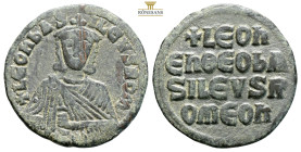 Leo VI. Constantinople, AE Nummi. AD 886-912. (6.58g, 25.6mm) + LEON bASILEVS ROM, crowned facing bust, holding akakia / + LEOn/En ΘΕΟ bA/SILEVS R/OME...